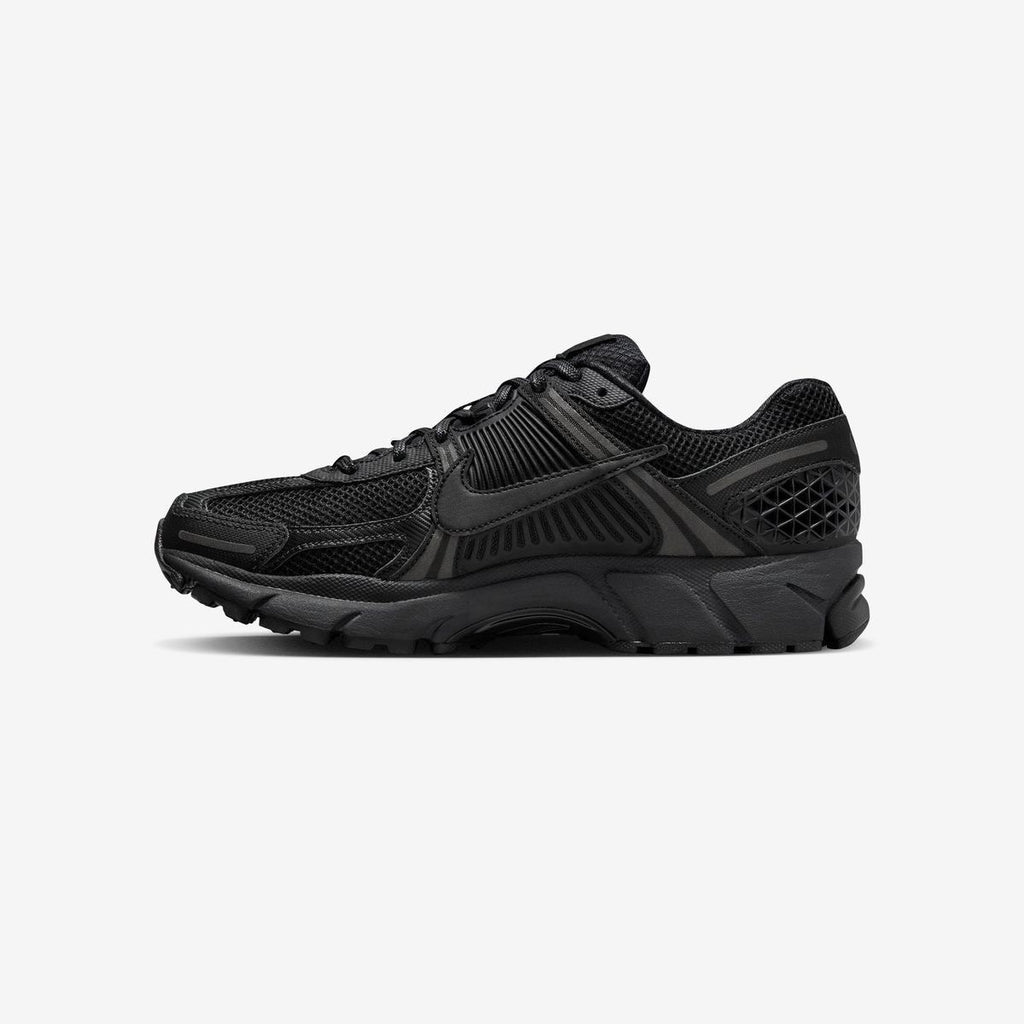 Nike Vomero 5 full black
