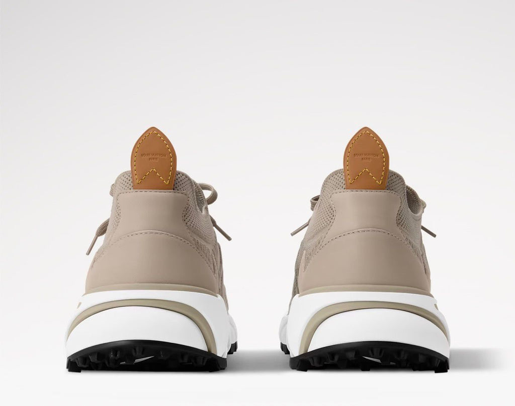 LUIS VITTON RUNNER TATIC beige