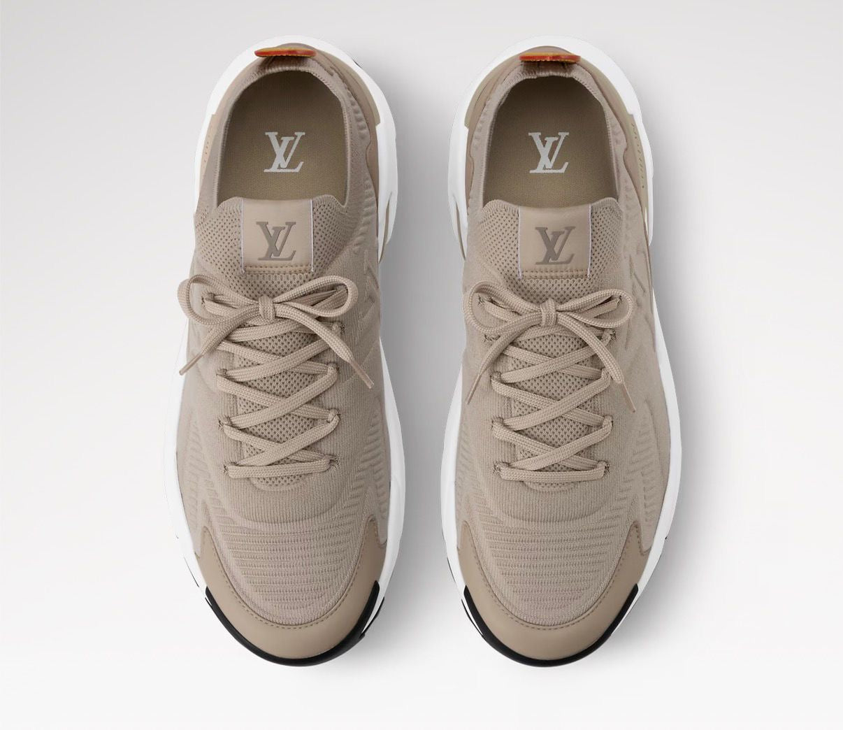 LUIS VITTON RUNNER TATIC beige