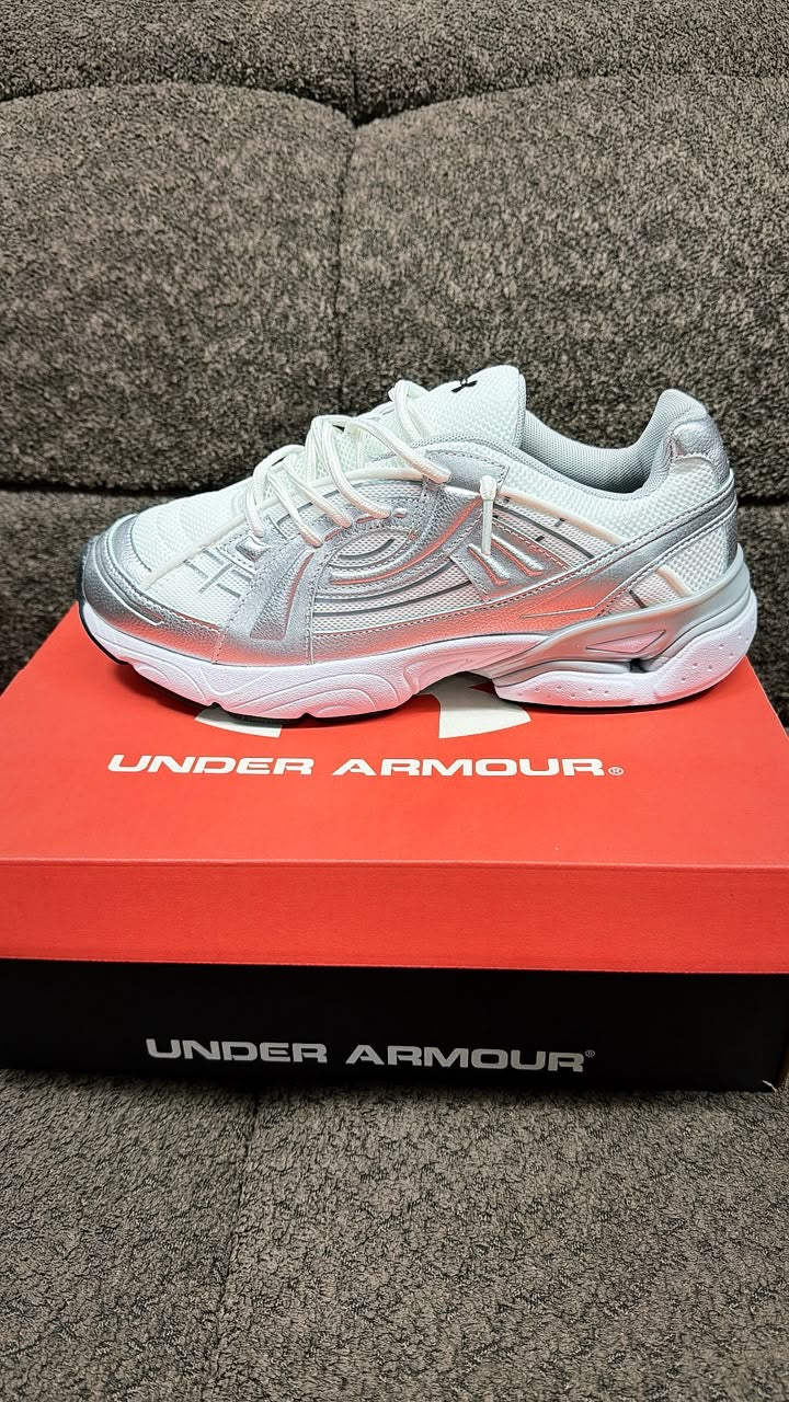 Under armor sola blanc metallic