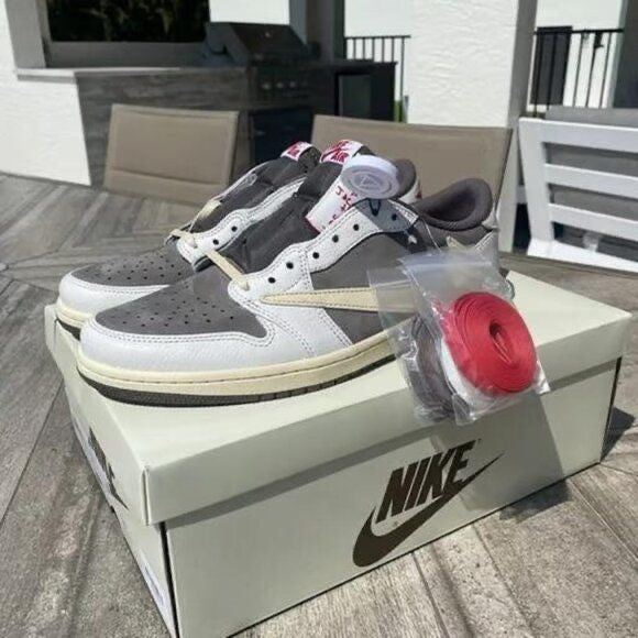 Nike Travis Scott marron