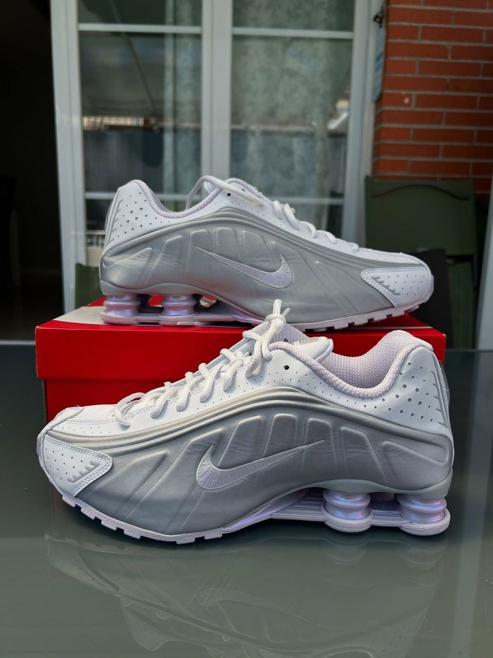 Nike shox R4 blanc gris